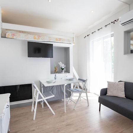 Le Partage Des Eaux - 4 Couchages - Hypercentre - Clim - Wifi Leilighet LʼIsle-sur-la-Sorgue Eksteriør bilde