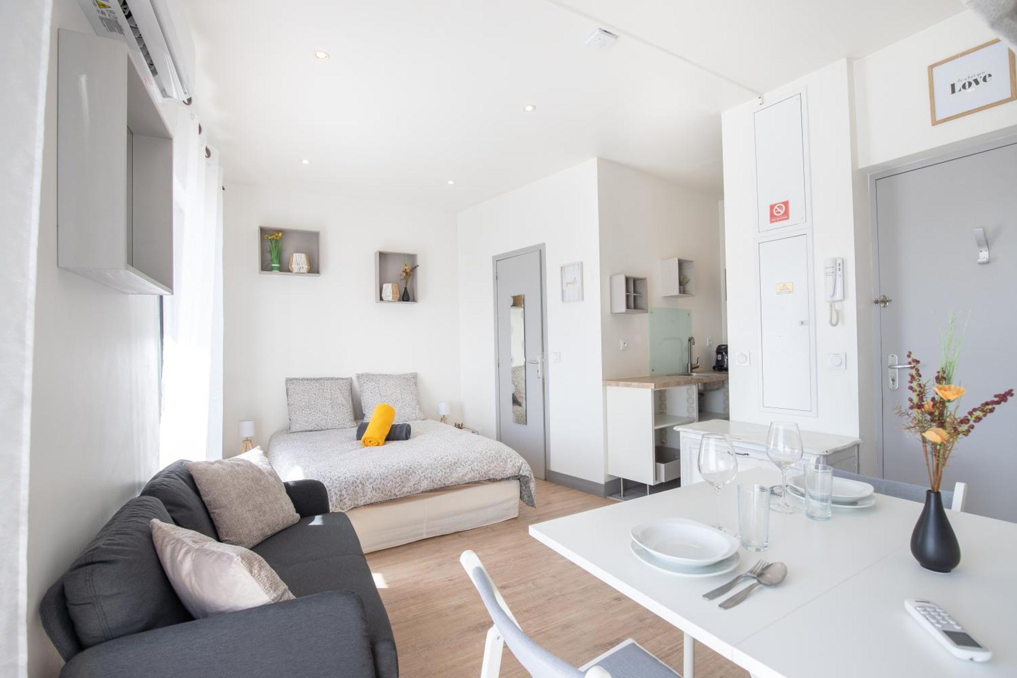 Le Partage Des Eaux - 4 Couchages - Hypercentre - Clim - Wifi Leilighet LʼIsle-sur-la-Sorgue Eksteriør bilde