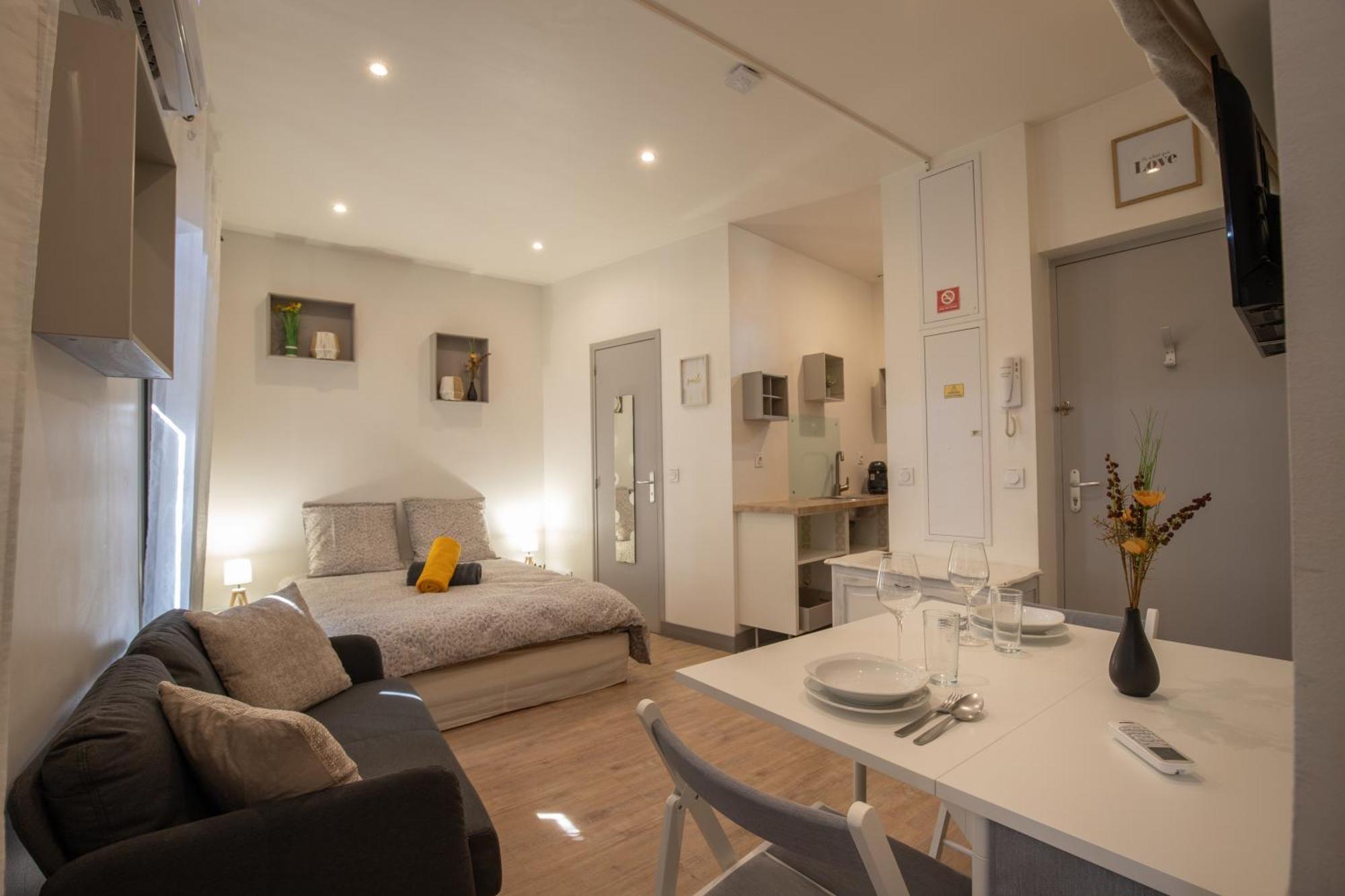 Le Partage Des Eaux - 4 Couchages - Hypercentre - Clim - Wifi Leilighet LʼIsle-sur-la-Sorgue Eksteriør bilde