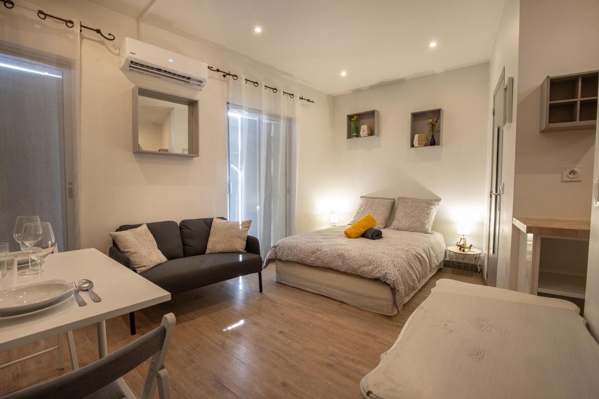 Le Partage Des Eaux - 4 Couchages - Hypercentre - Clim - Wifi Leilighet LʼIsle-sur-la-Sorgue Eksteriør bilde