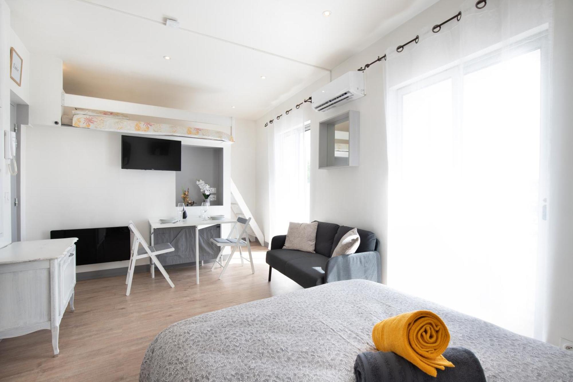 Le Partage Des Eaux - 4 Couchages - Hypercentre - Clim - Wifi Leilighet LʼIsle-sur-la-Sorgue Eksteriør bilde